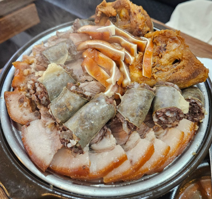 김당 모둠 수육